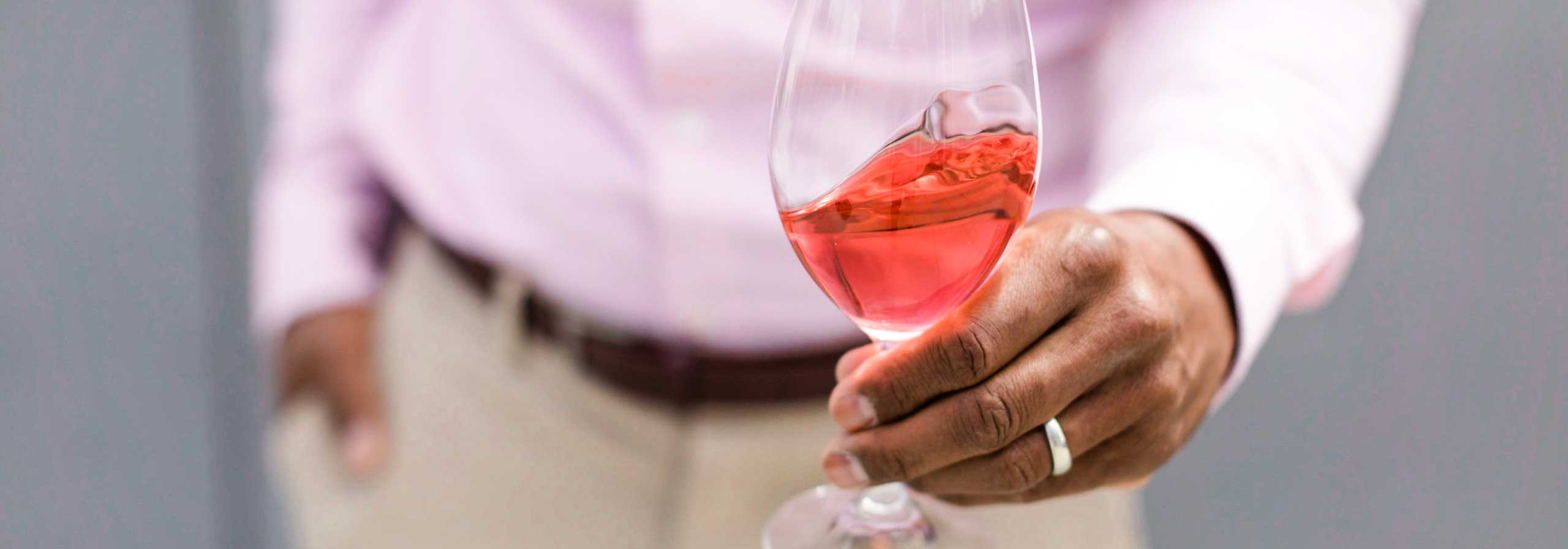 wine-hand